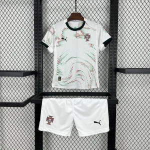 Kit Infantil Portugal 2025 Fora